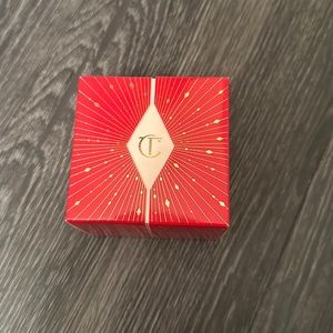 Charlotte Tilbury- CHARLOTTE'S MAGIC CREAM
50 ML MOISTURISER